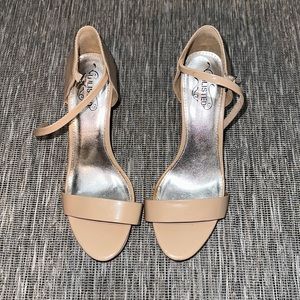 Nude heels 4”